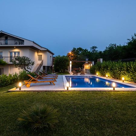 Villa Latica Dicmo Экстерьер фото
