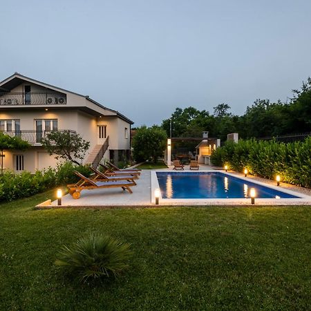 Villa Latica Dicmo Экстерьер фото
