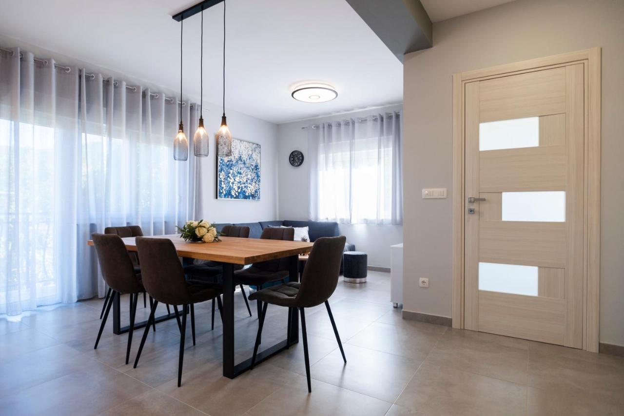 Villa Latica Dicmo Экстерьер фото
